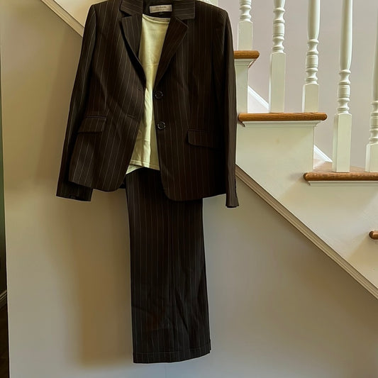TAHARI pant suit with top size 10