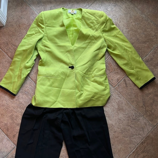 Psi Suit, size 6