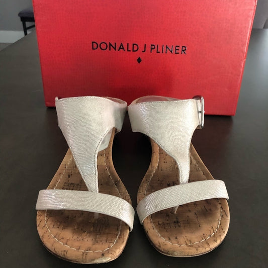 Donald Pliner Sandals Size 8.5