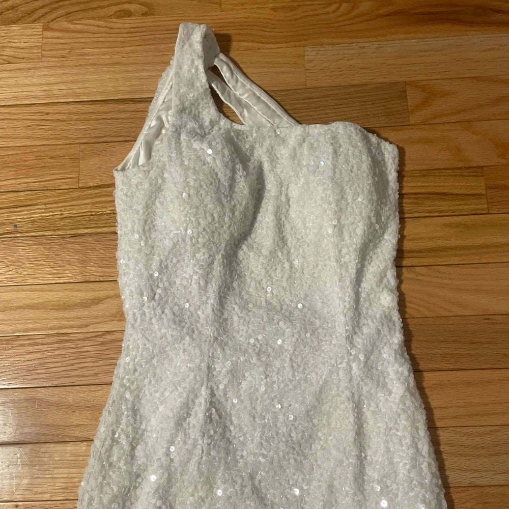 MAC Duggal White Sequin One Shoulder Dress Size 0