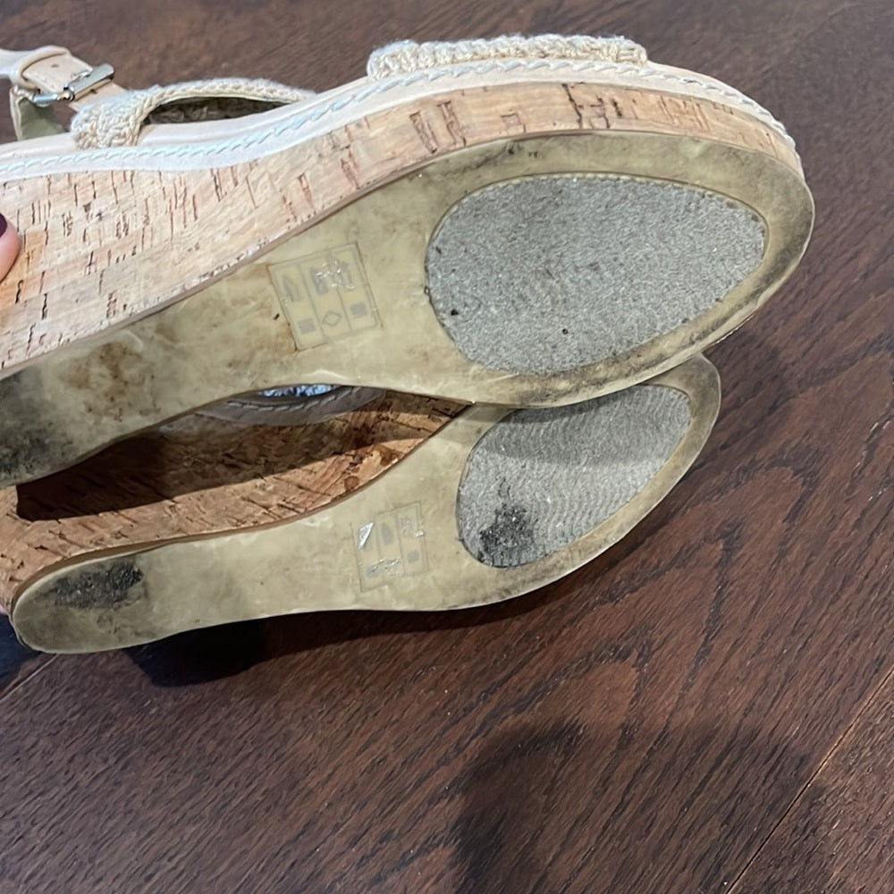 Lulu Townsend Beige Women’s Wedges Size 9