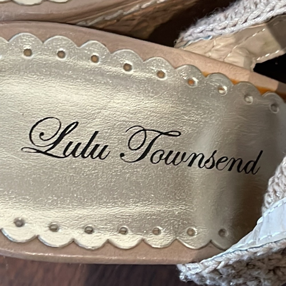 Lulu Townsend Beige Women’s Wedges Size 9