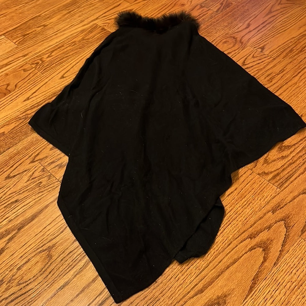 Woman’s Black Poncho With Fur Neck