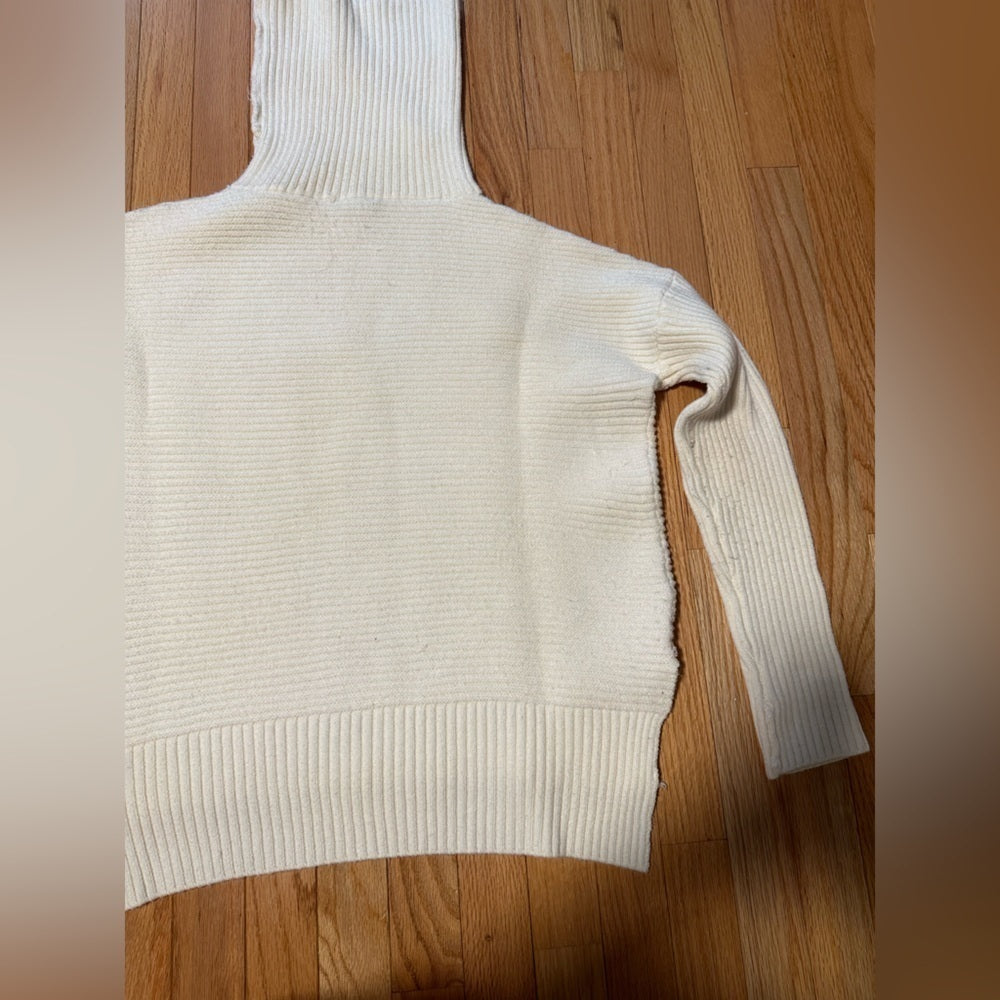 SWEET Romeo Off White Turtle Neck Sweater Size XL