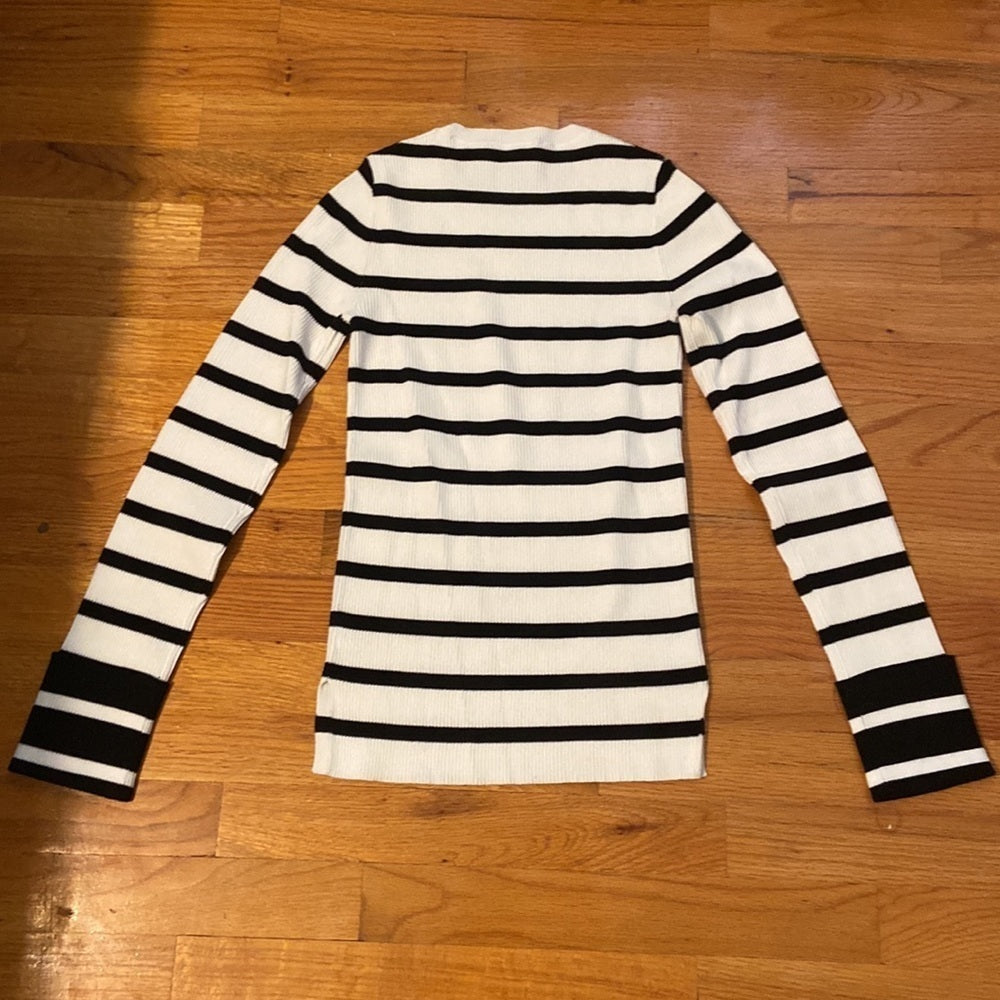 Women’s Theory long sleeved top. Black/white. Size P