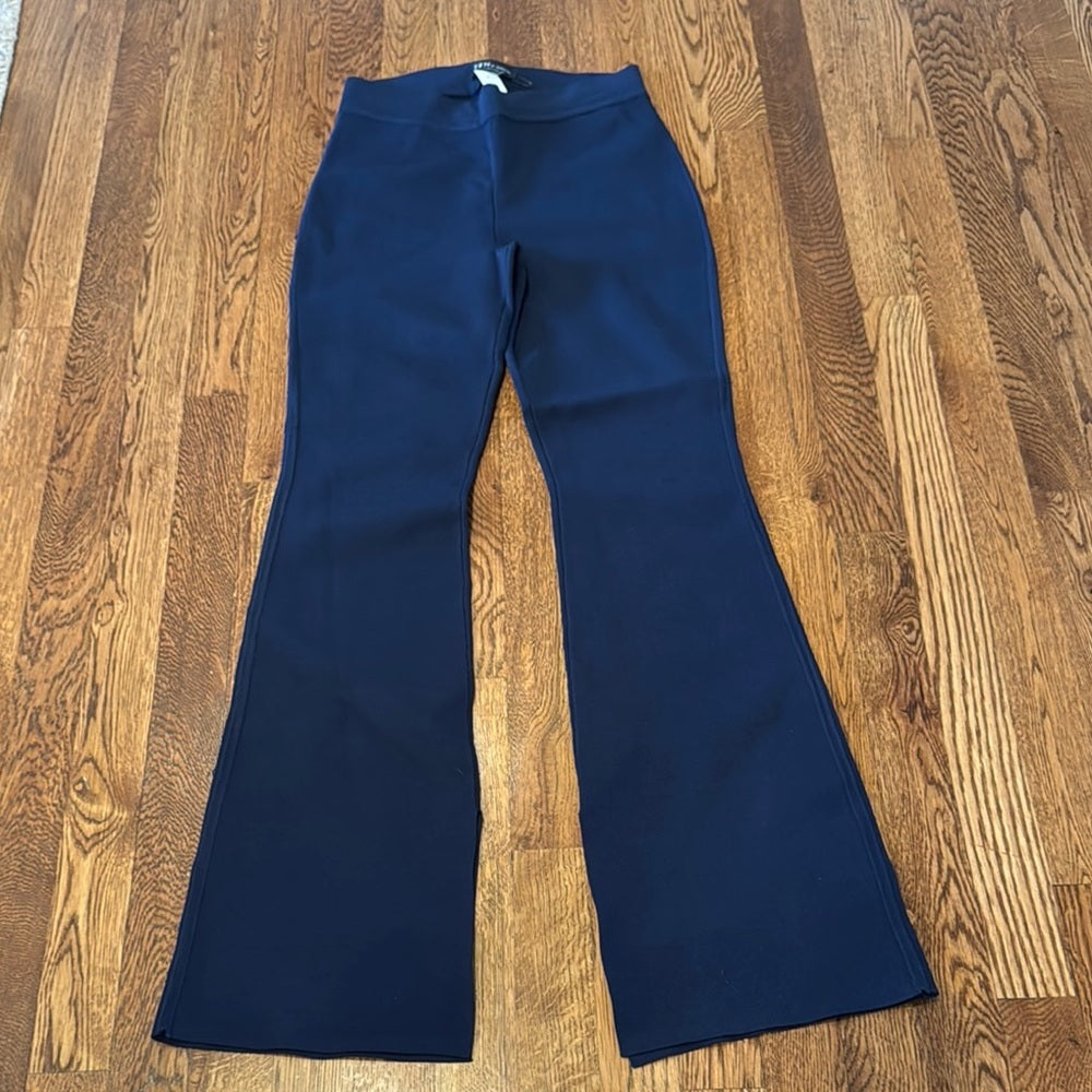 NWT Ten by Babaton Women’s Navy Flare Pants Size Small