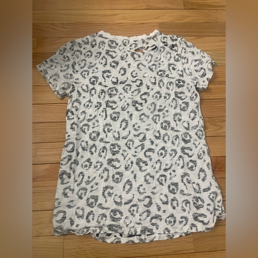 Chrldr Black and White Skull Tee Shirt Size XS