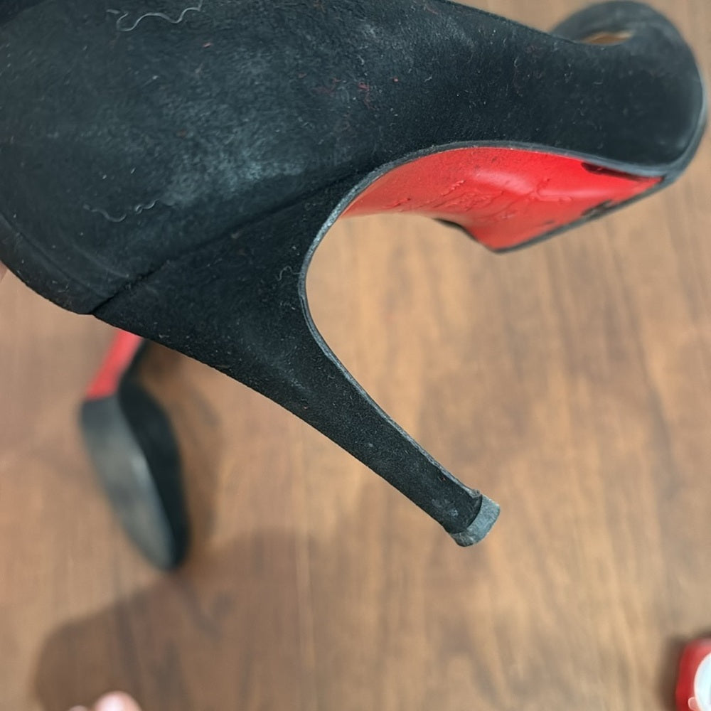 Christian Louboutin Women’s Black Suede Round Toe D’Orsay Pumps Size 40/10