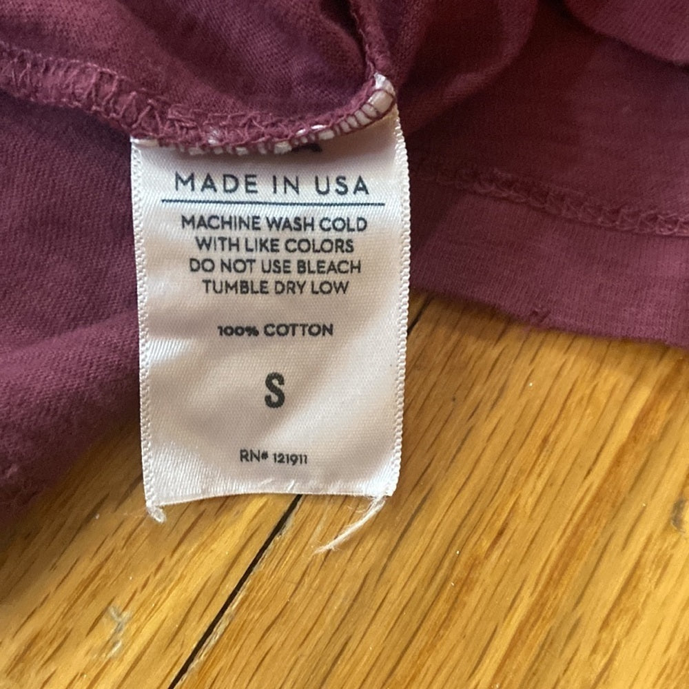 NWT Women’s LNA top. Maroon. Size S