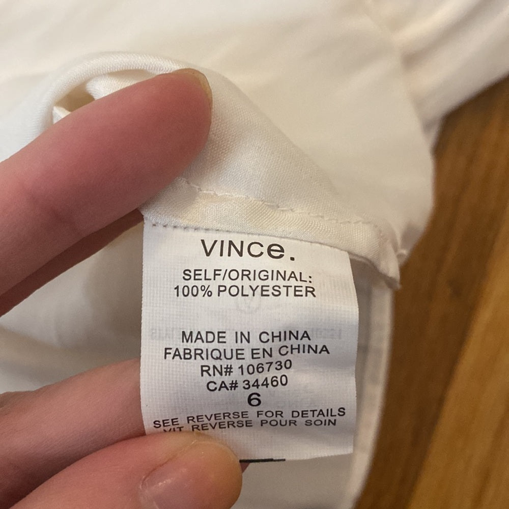 NWT Vince Women’s Cream Collared Blouse Size 6