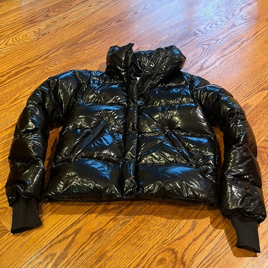 SAM. Woman’s Black Puffer Size S