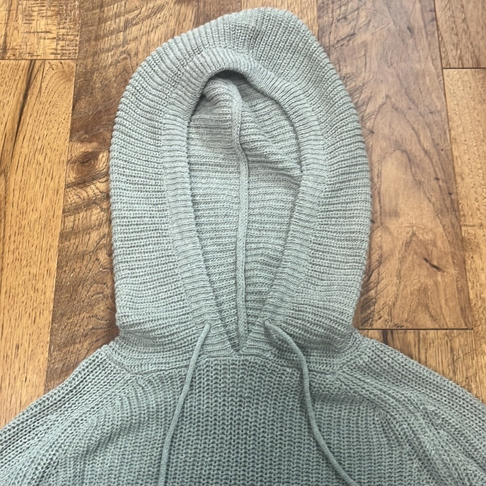 NWT Lovers + Friends Woman’s Hooded Grey Sweater Size XS