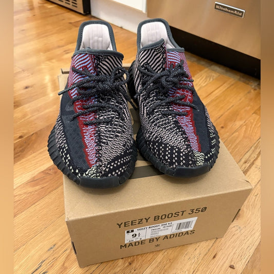 Yeezy Boost 350 Men’s V2 - Black and Red Size 9 1/2