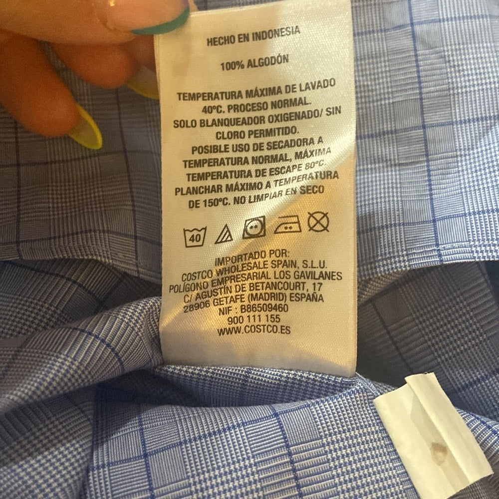 Men’s Kirkland Signature button down shirt. Blue. Size L