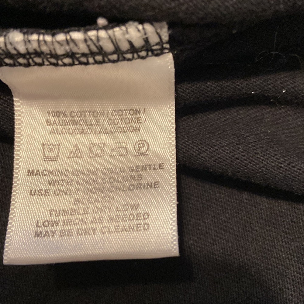 Women’s Urban Outfitters t shirt. Black. Size S