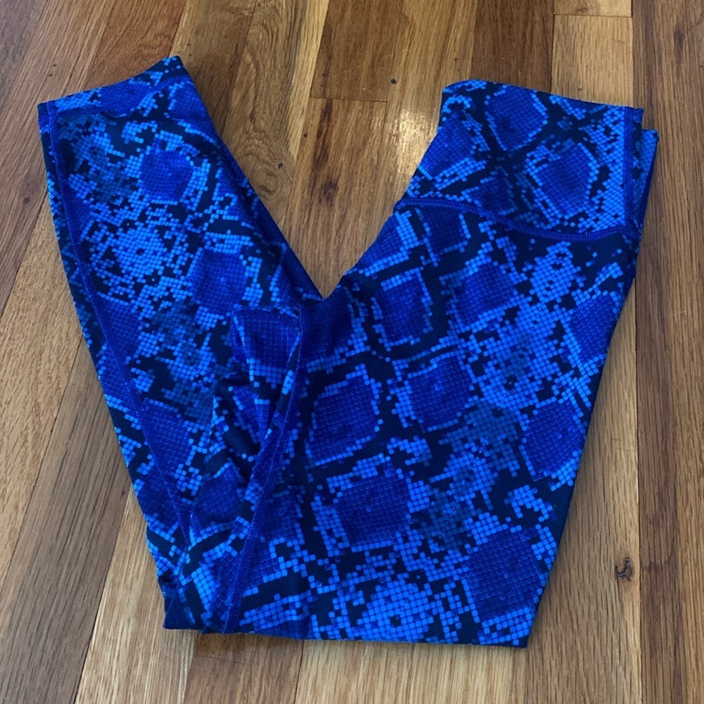 Lululemon Women’s Blue Snakeskin Leggings Size 4