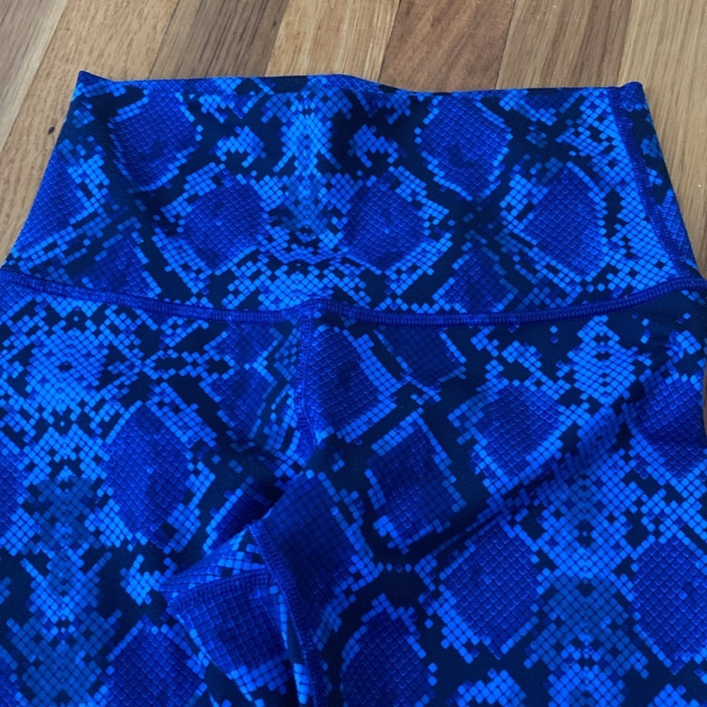 Lululemon Women’s Blue Snakeskin Leggings Size 4