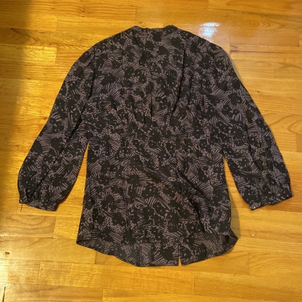 Women’s Burberry top. Purple/black. Size 8
