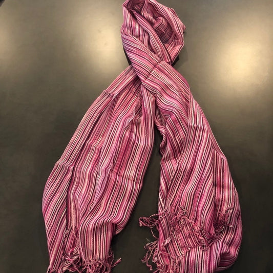 WOMEN’S scarf