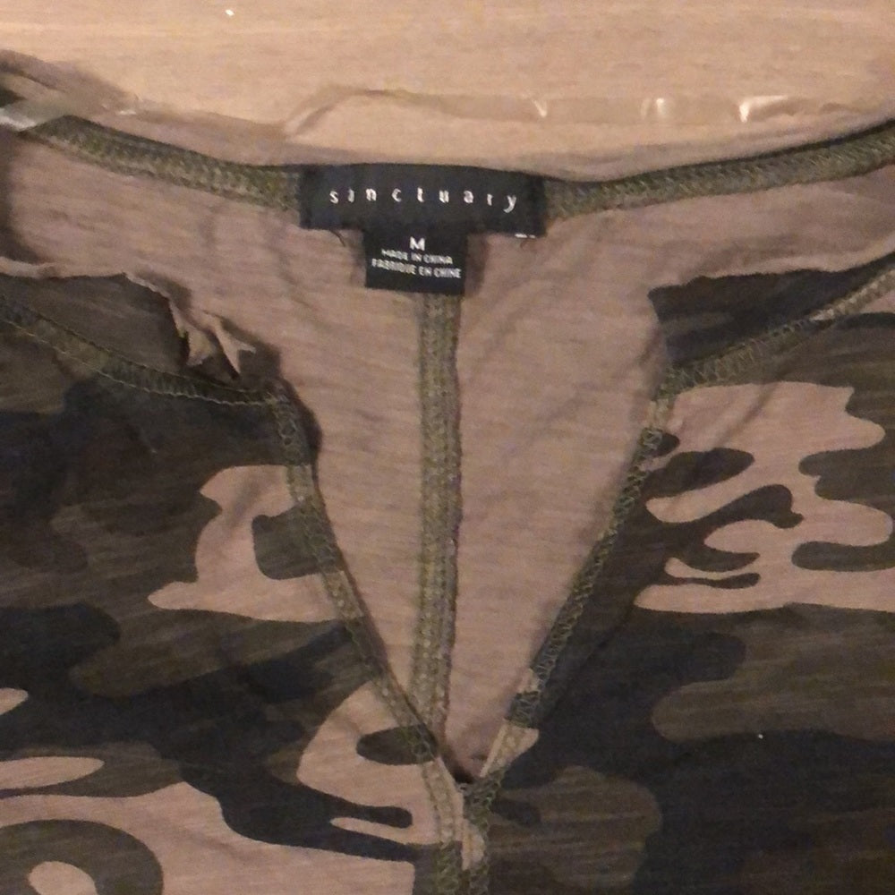 Sanctuary Camo Long Sleeve T-Shirt Size M