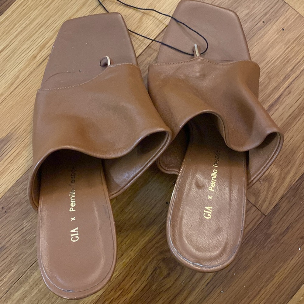 NWT GIA x Pernille Teisbaek Women’s Brown Slip On Heels Size 37