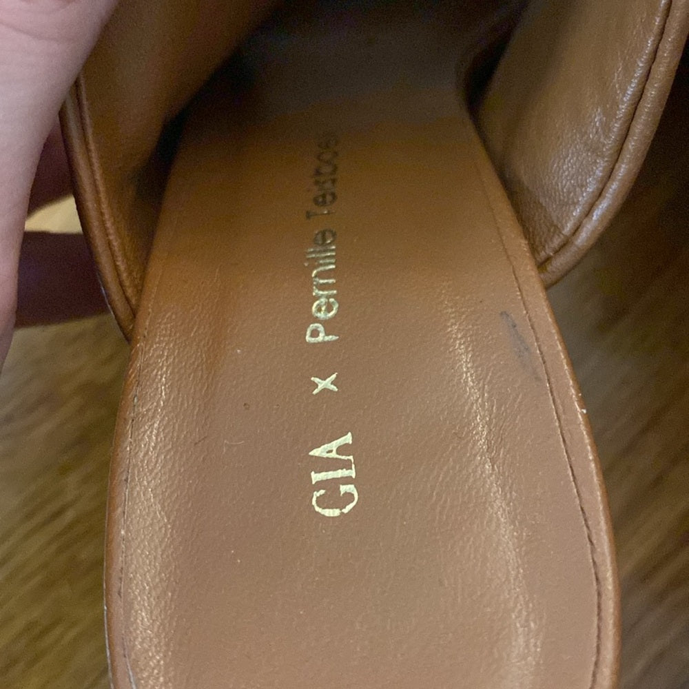 NWT GIA x Pernille Teisbaek Women’s Brown Slip On Heels Size 37