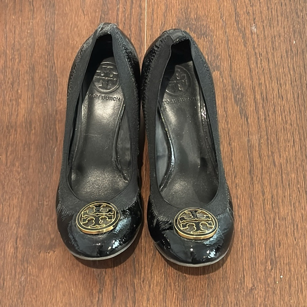 Tory Burch Women’s Black Patent Leather Caroline Wedges Size 7.5
