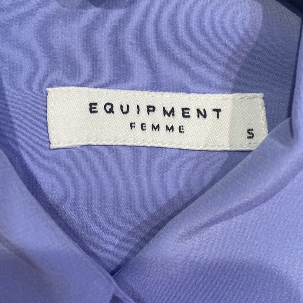 Equipment Femme light purple silk button down size small