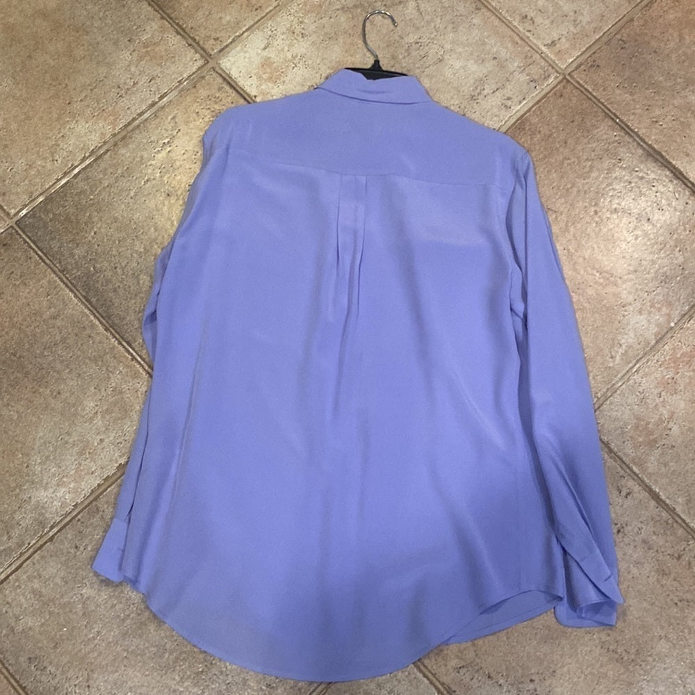 Equipment Femme light purple silk button down size small