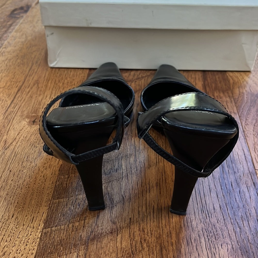 Vera Wang Woman’s Black Heels Size 37.5 in