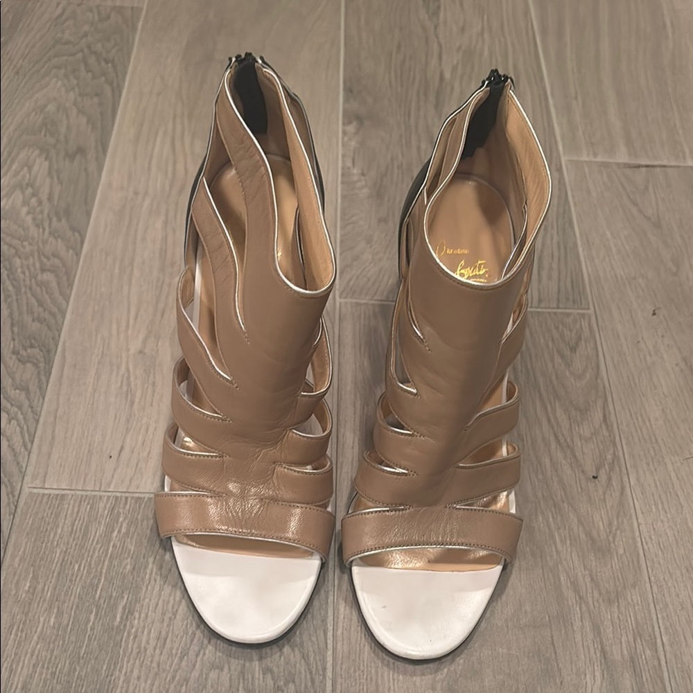 Christian Louboutin Women’s Tan and Black Heels Size 40
