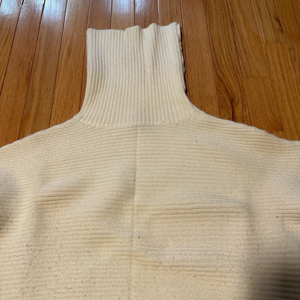 SWEET Romeo Off White Turtle Neck Sweater Size XL