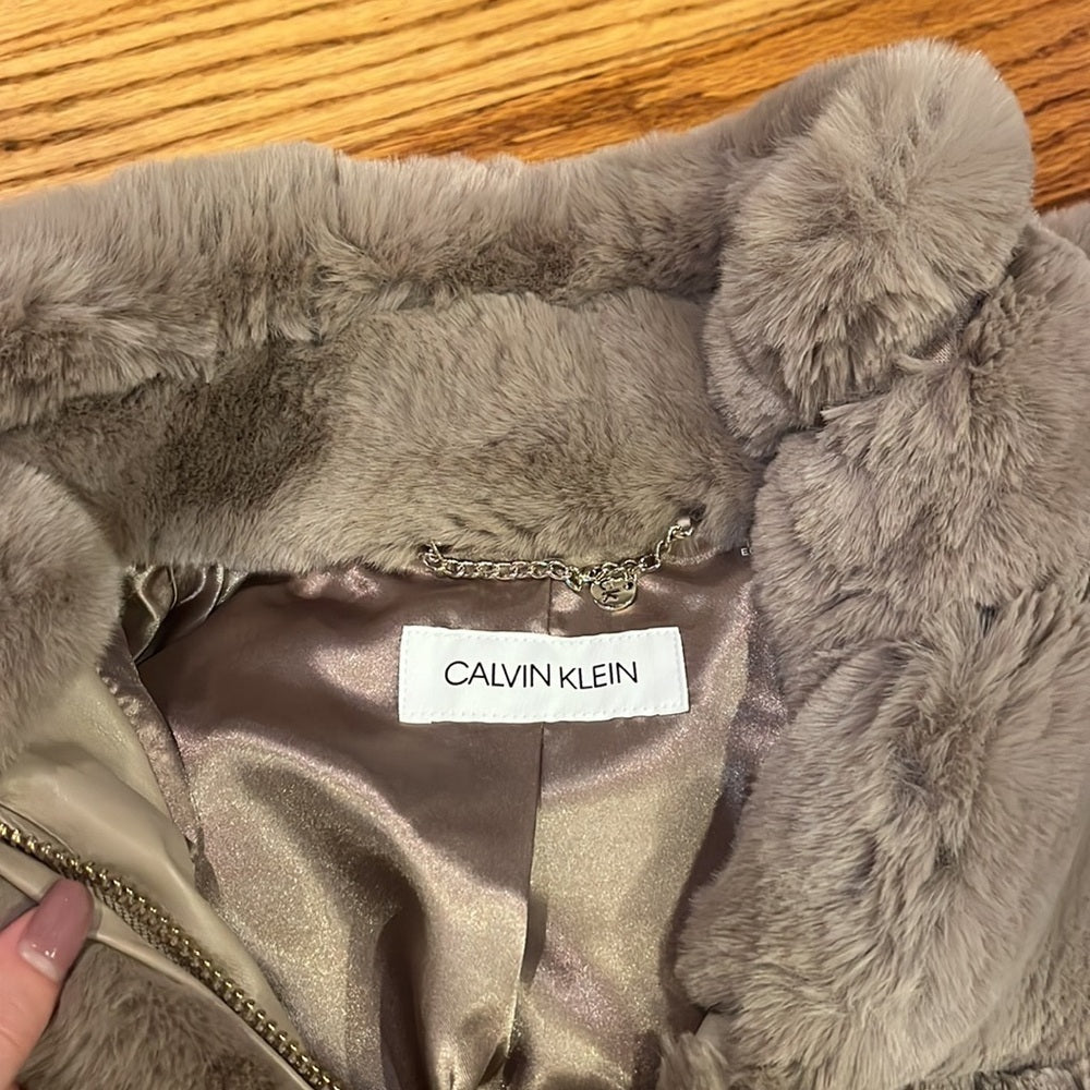 NWT Calvin Klein Woman’s Faux Fur Coat Size XS