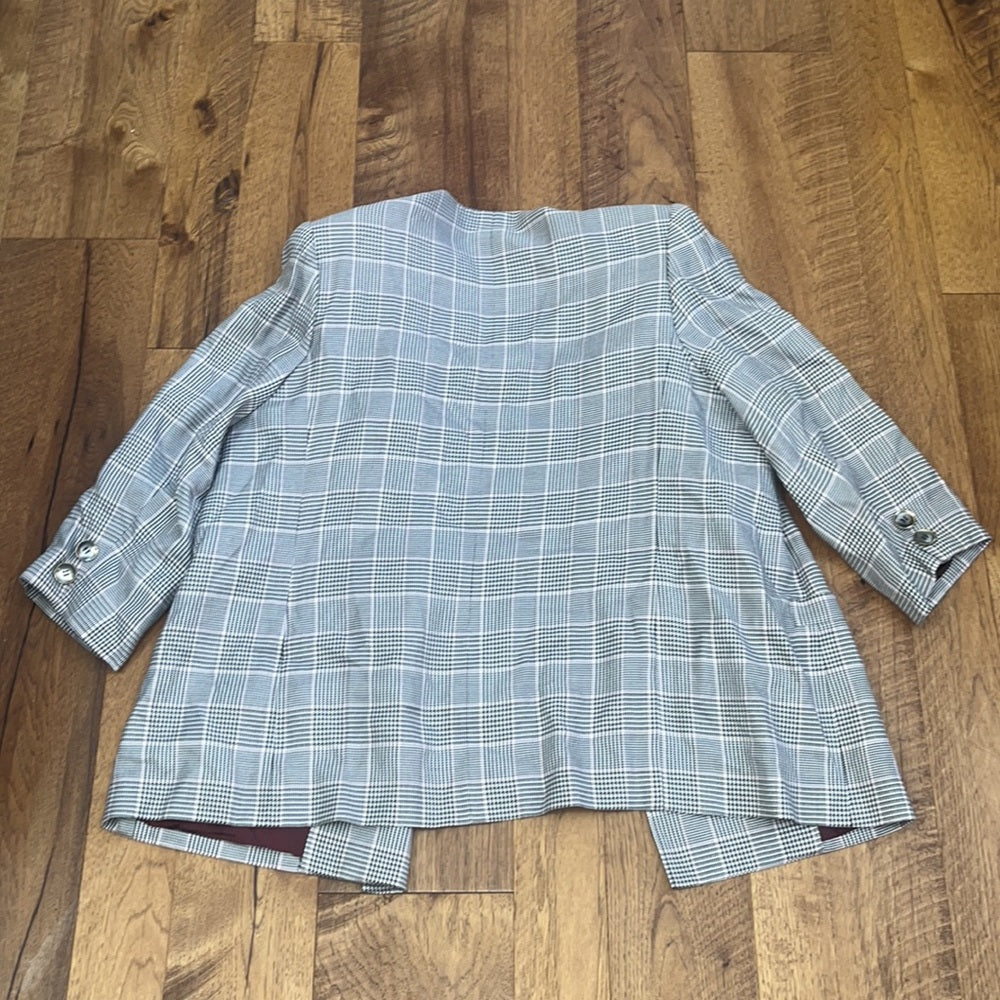 NWT Kasper II Woman’s Grey and Black Blazer Size 18
