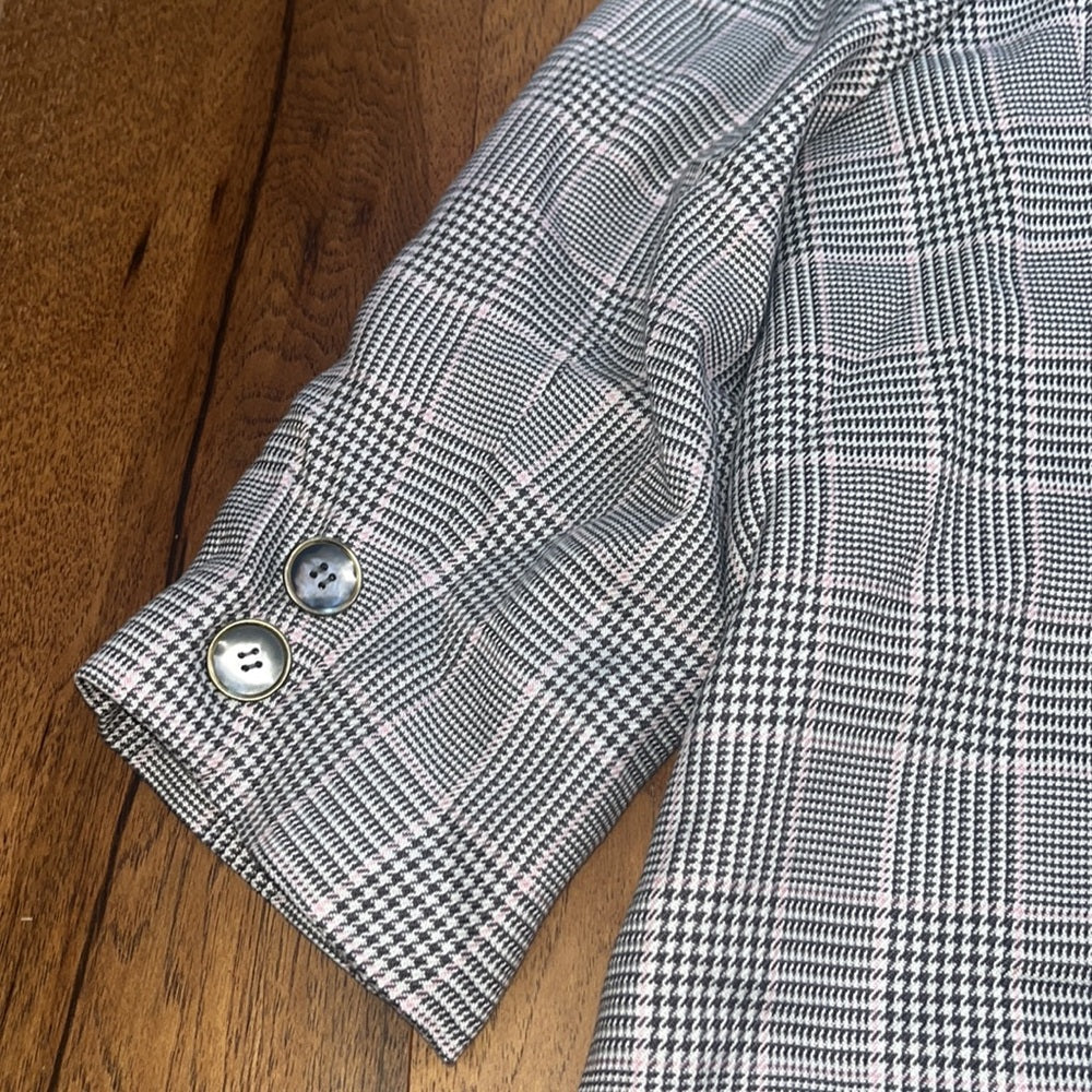 NWT Kasper II Woman’s Grey and Black Blazer Size 18