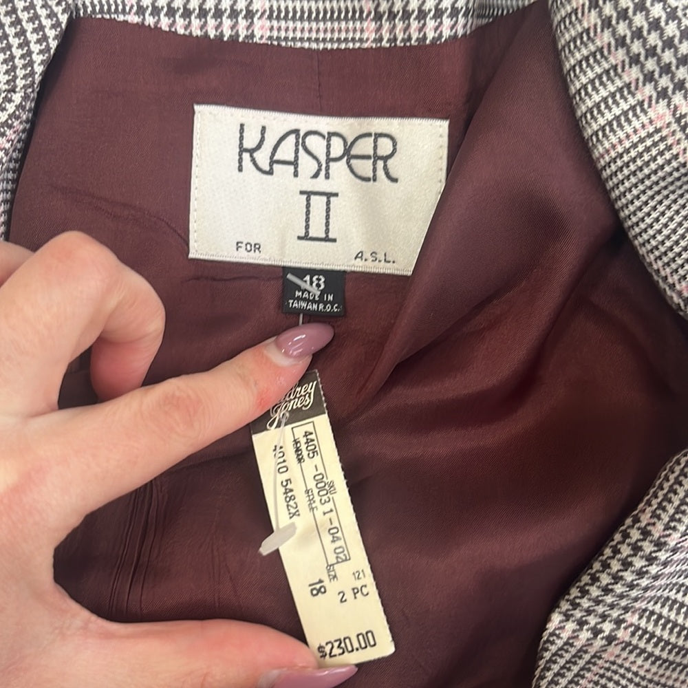 NWT Kasper II Woman’s Grey and Black Blazer Size 18