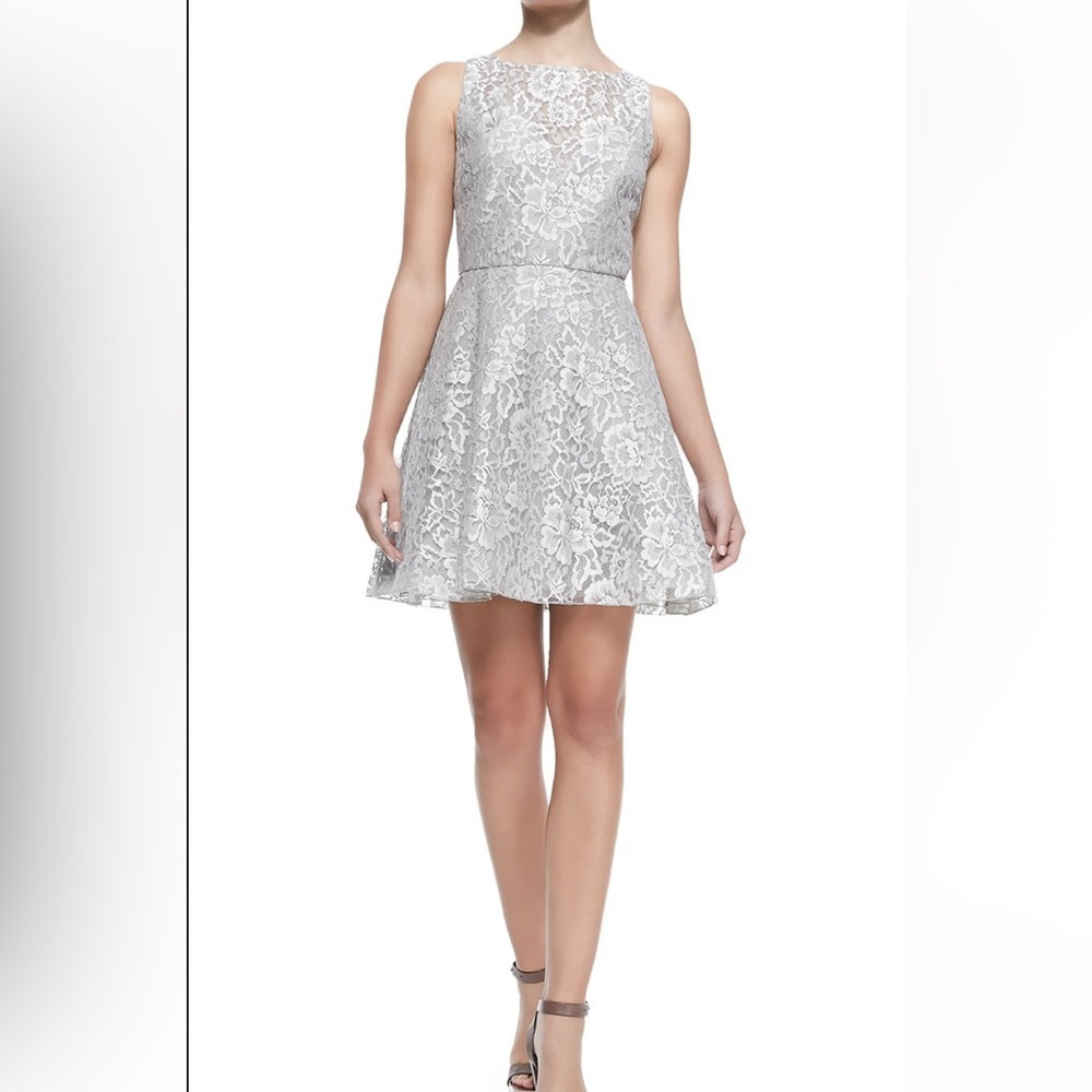 NWT Alice + Olivia Woman’s Natalia Open-Back Lace A-Line Taupe Lace Dress Size 0