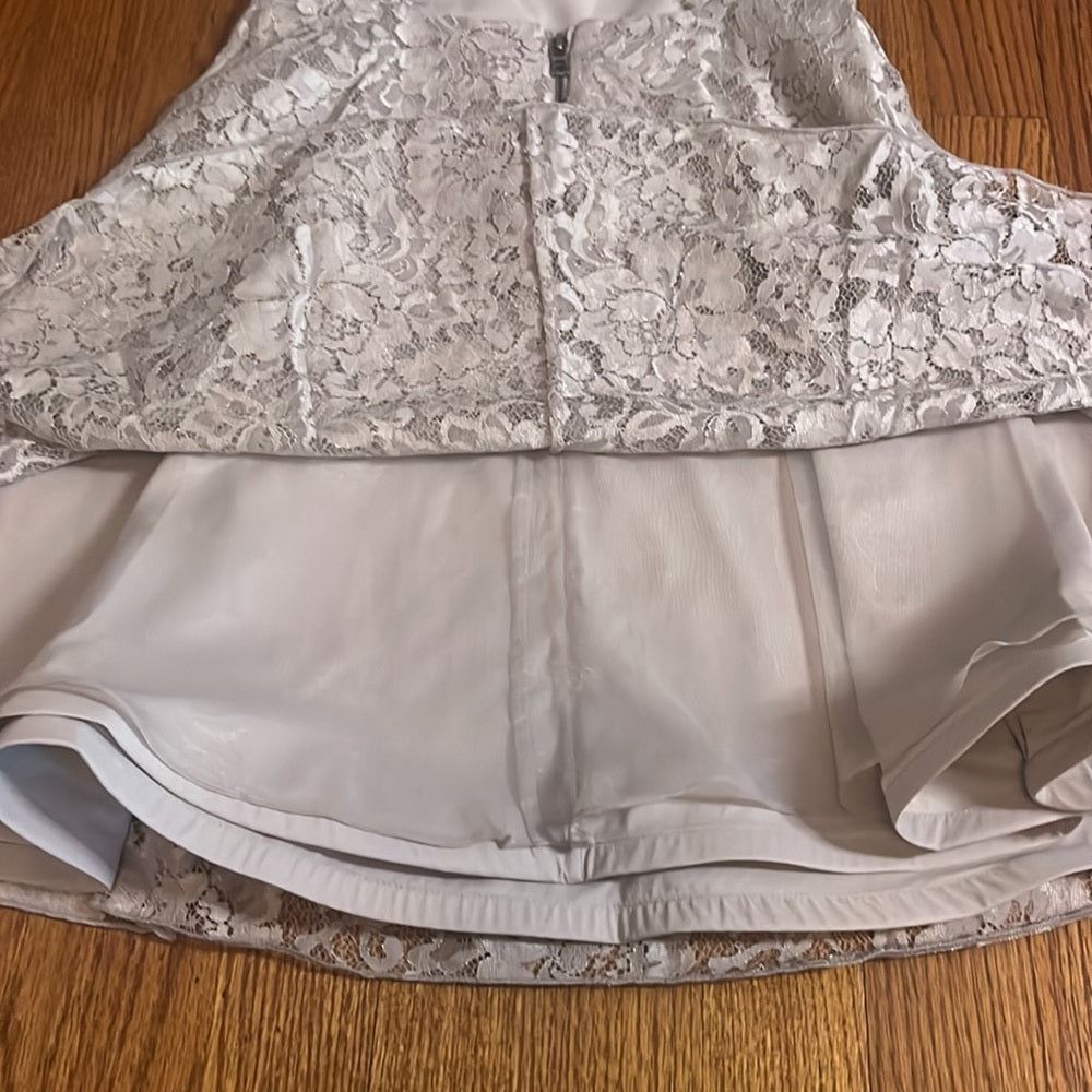 NWT Alice + Olivia Woman’s Natalia Open-Back Lace A-Line Taupe Lace Dress Size 0