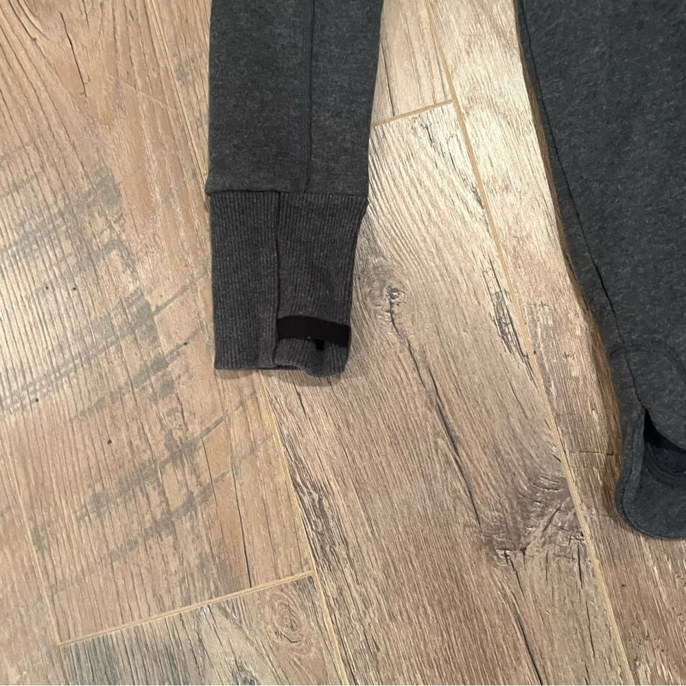 Athleta Woman’s Gray Sweatshirt Size Small