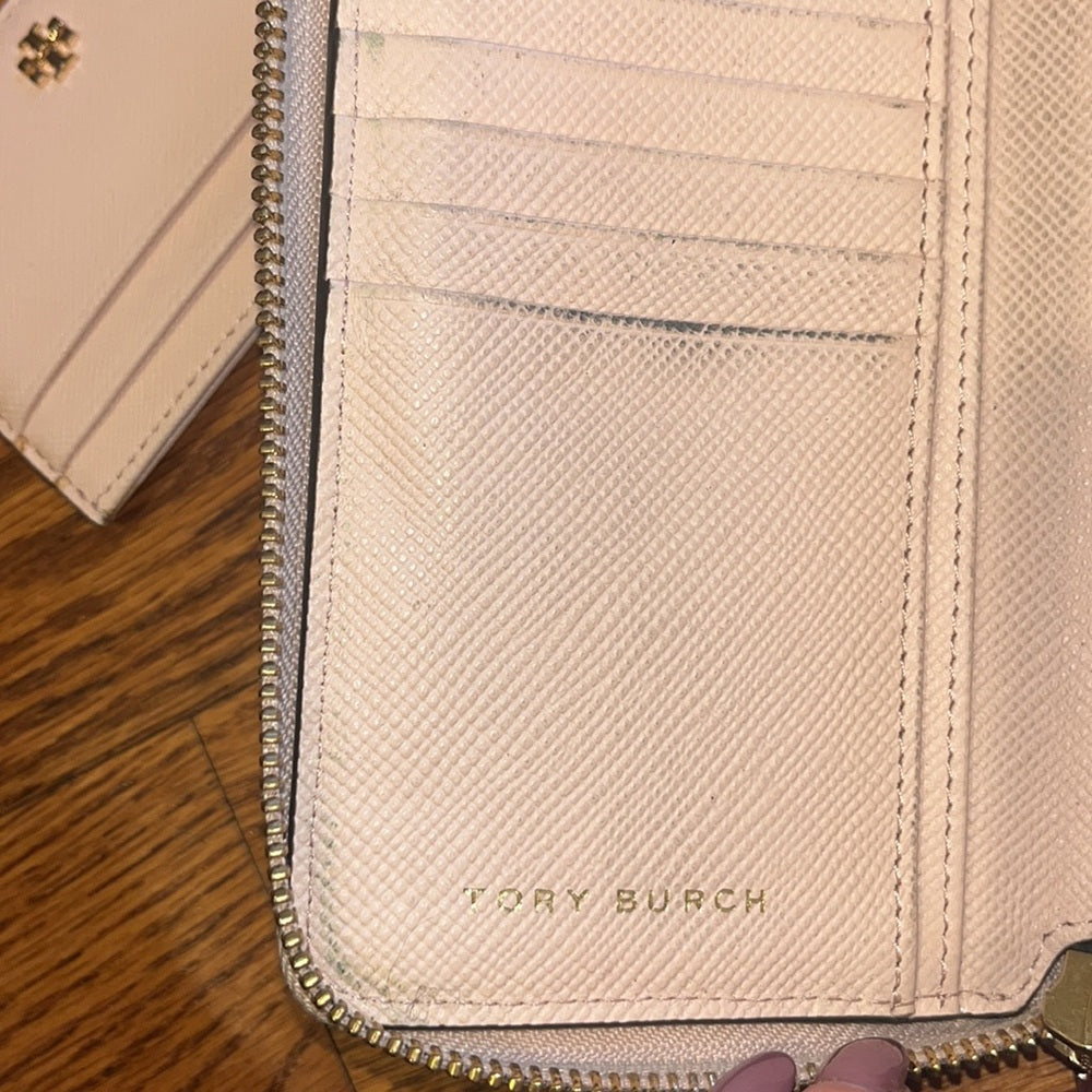 Tory Burch Woman’s Light Pink Wallet and Card Case