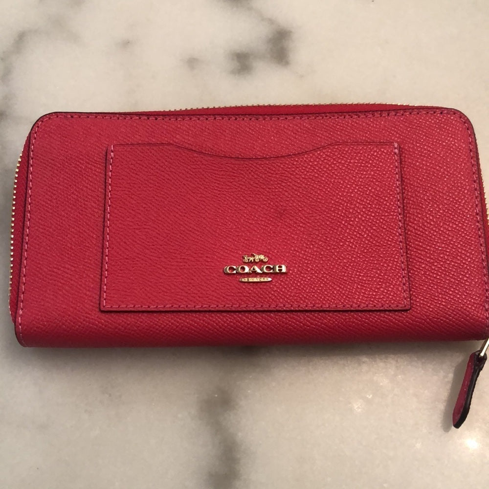 NWT Coach Pink Zip Around Wallet with Gold Zipper