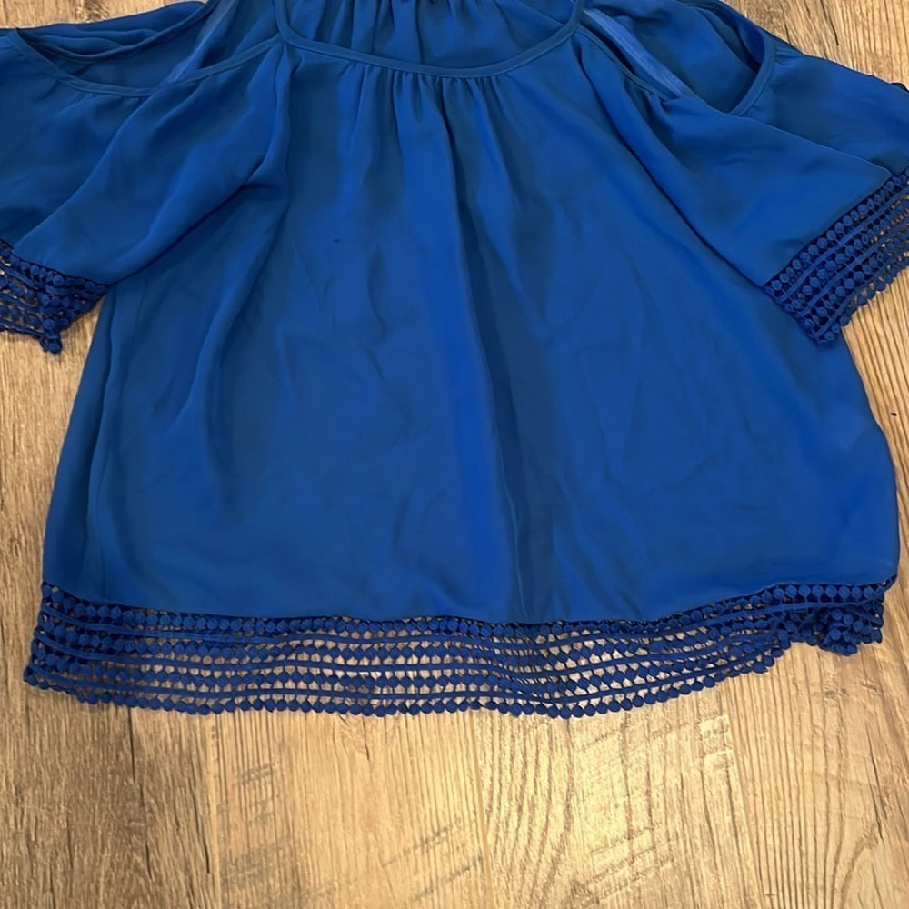 Parker Woman’s Blue Blouse Size Medium