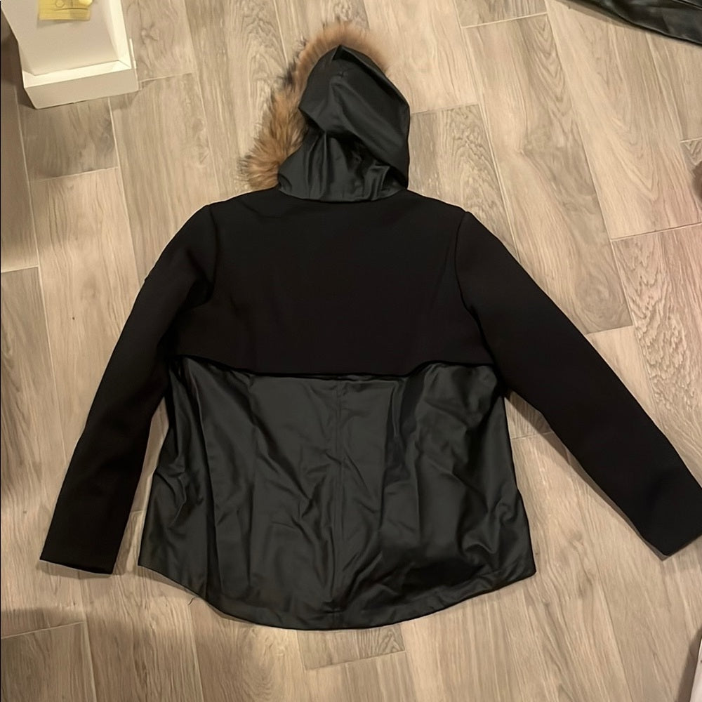 Gertrude Baston Women’s Black and Gray Coat Size: T3