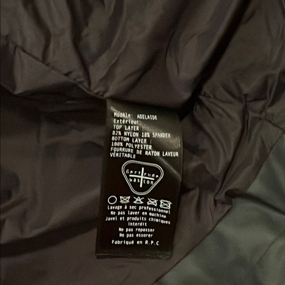 Gertrude Baston Women’s Black and Gray Coat Size: T3
