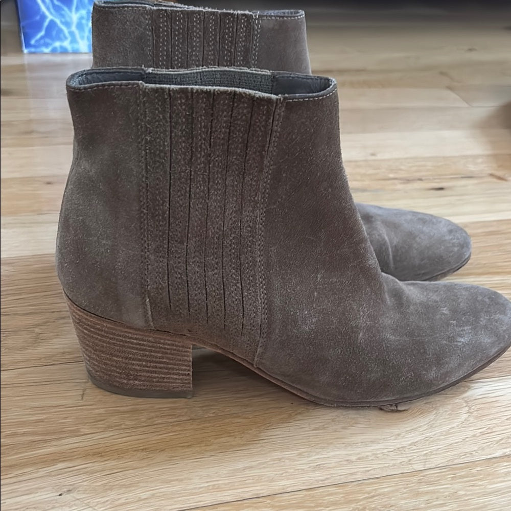 Vince Women’s Brown Suede Ankle Boots Size 8.5