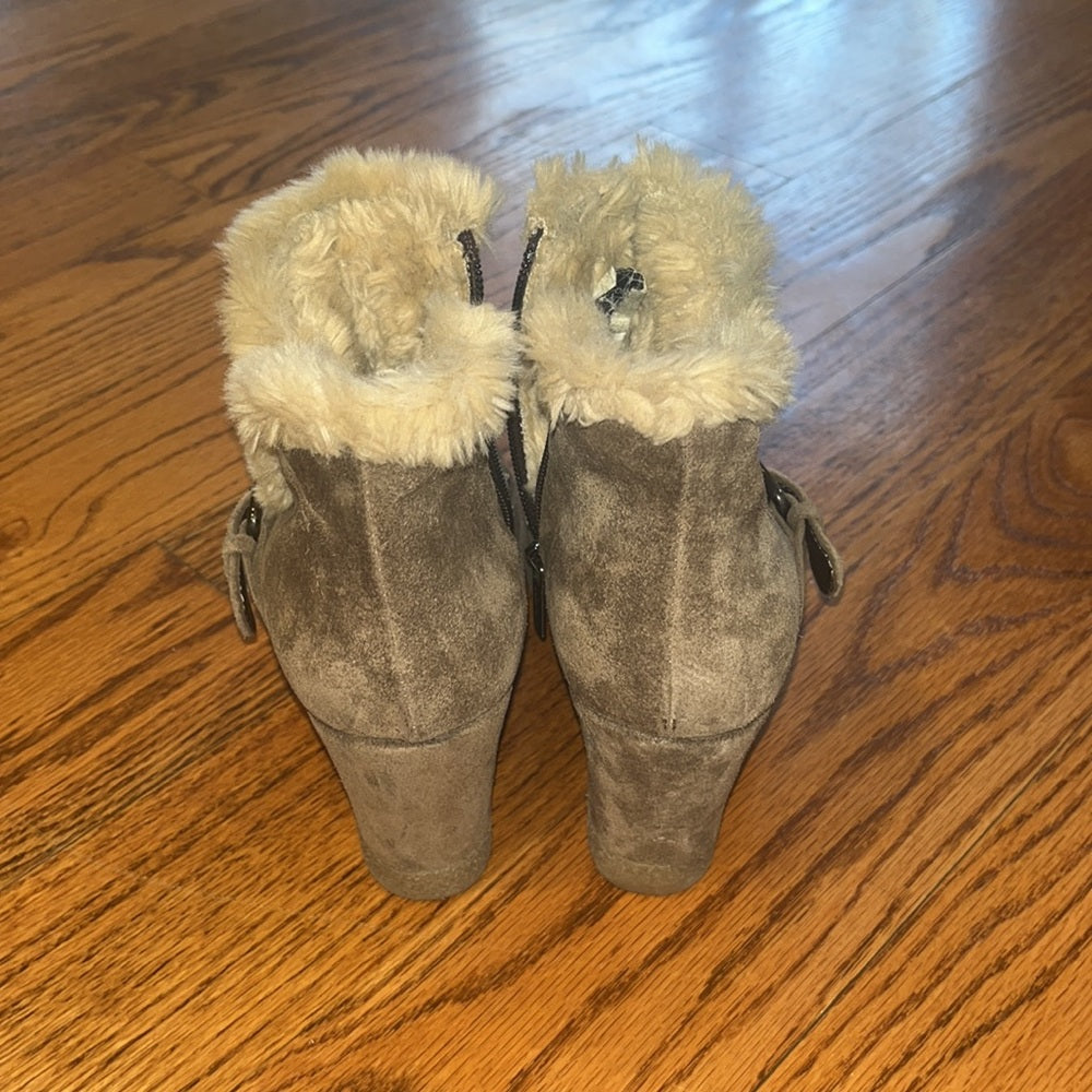 Aquatalia Woman’s Taupe Fur Lined Wedge Booties Size 8