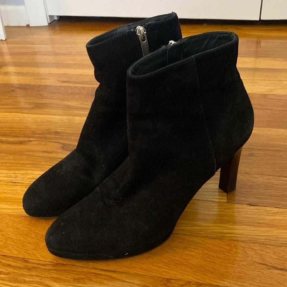 Aquatalia Women’s Black Velvet Heeled Booties Size 8