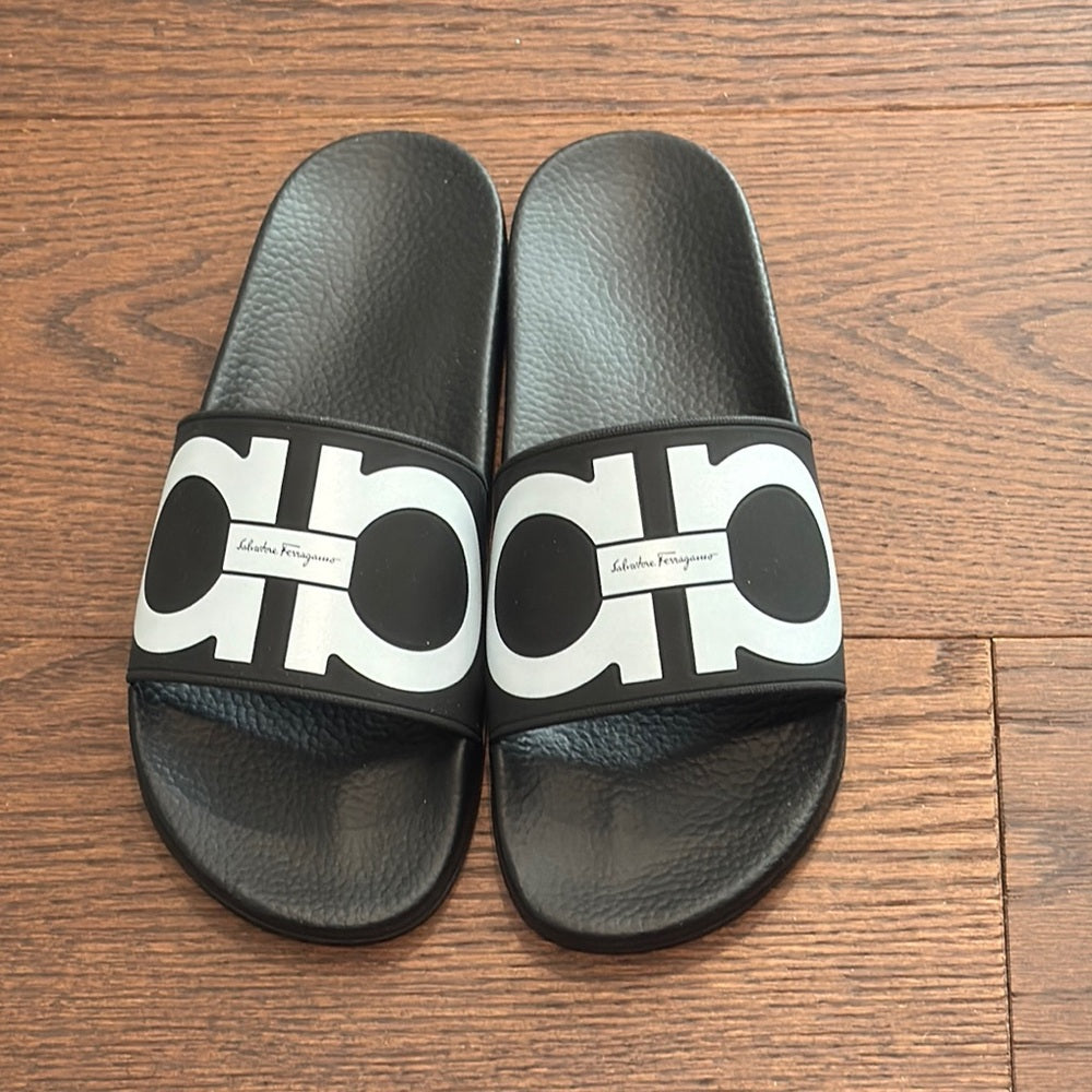 NWT Salvatore Ferragamo Groovy Womens Slip On Summer Slide Sandals Size 11