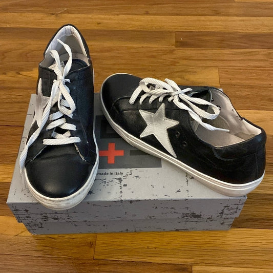 Piranha Women’s Black Sneakers Size 37