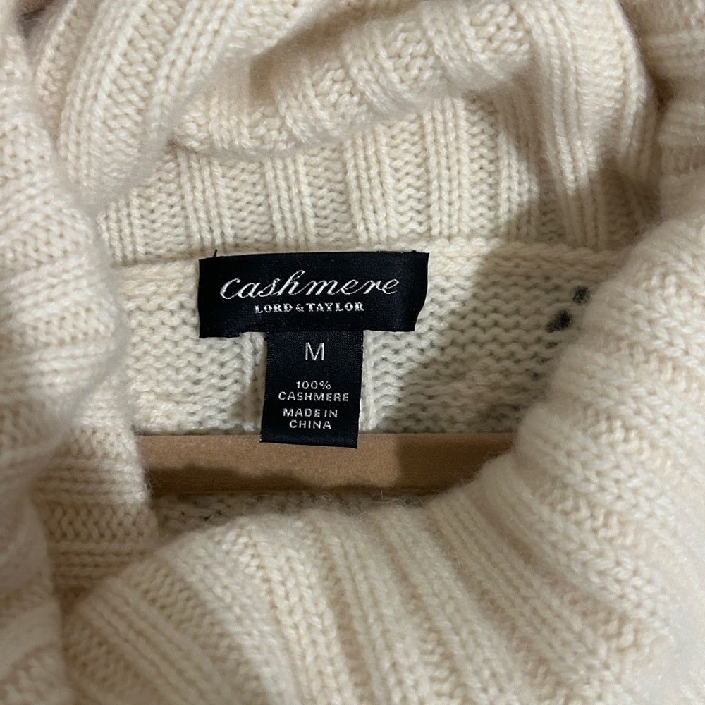 NWT Lord & Taylor Women’s Cashmere Cream Women's Sweater Size Medium